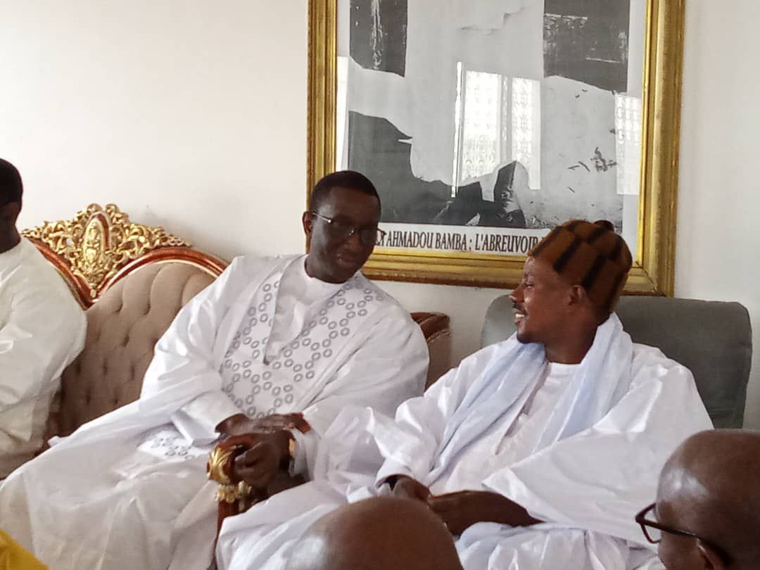 TOUBA – Échanges entre Amadou Bâ et Cheikh Bass : « C’est le mouton que vous m’avez envoyé que j’ai … Notre amitié transcende le pouvoir! »